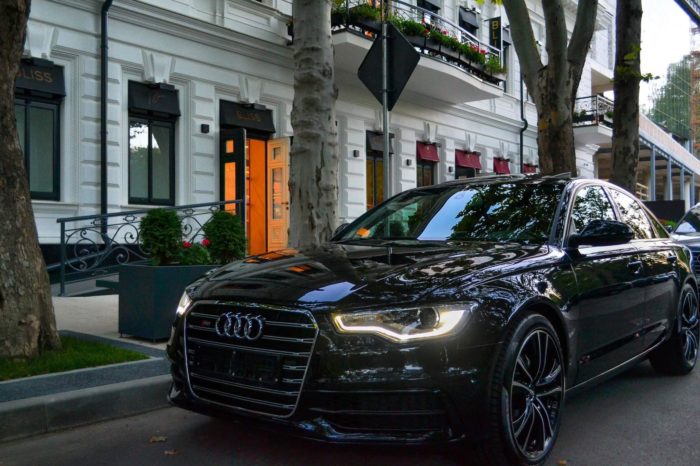 Audi S6 черный