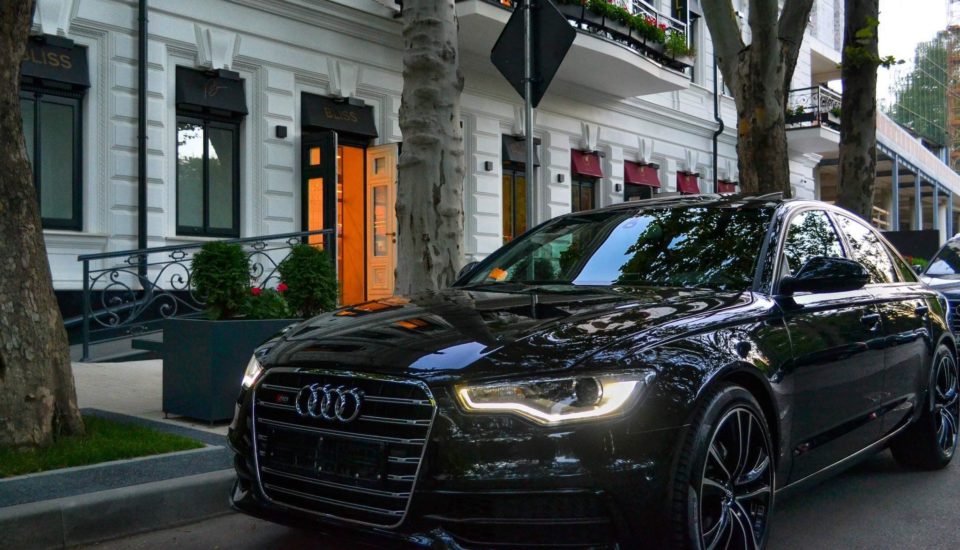 Audi S6 negru
