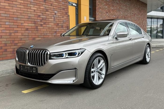 BMW 7 gray